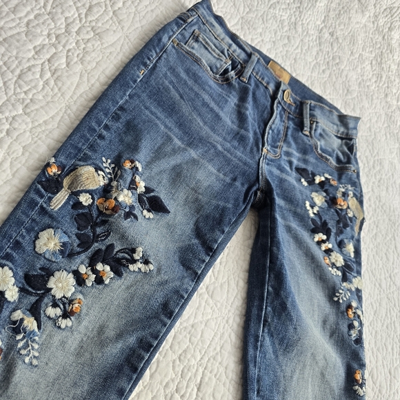 DRIFTWOOD Denim - Driftwood Jackie Mid Rise Skinny Embroidered Bird Blue Jeans Size 25
